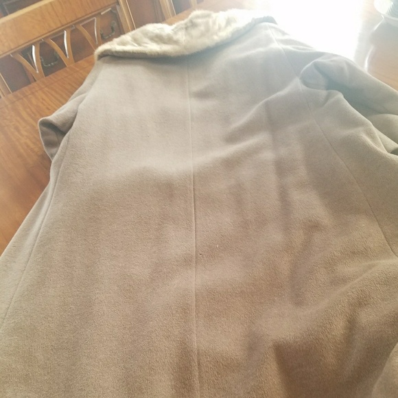 VINTAGE beautiful womens coat with mink collar - Picture 4 of 6